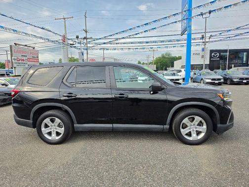 Crystal Black Pearl 2023 Honda Pilot AWD LX