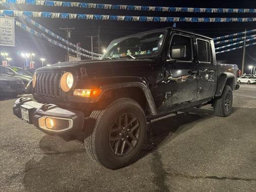 2024 Jeep Gladiator Sport S