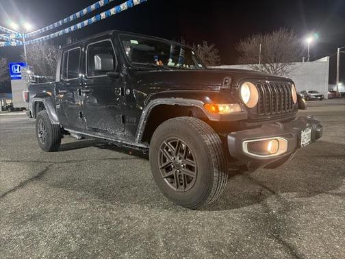 2024 Jeep Gladiator Sport S