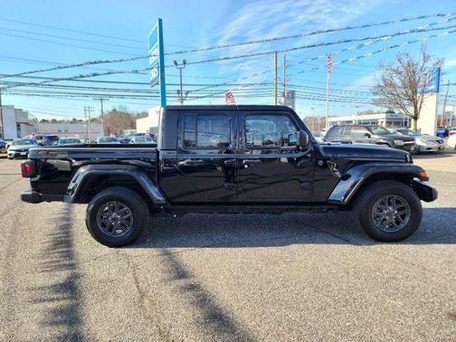 2024 Jeep Gladiator Sport S