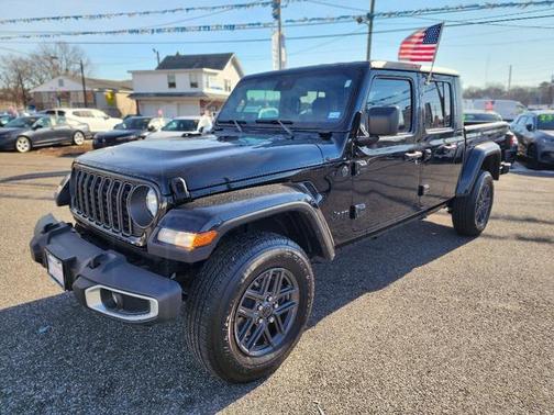 2024 Jeep Gladiator Sport S