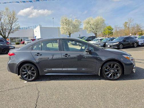 2024 Toyota Corolla Hybrid SE