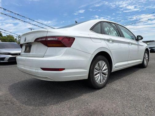Pure White 2019 Volkswagen Jetta 1.4T S
