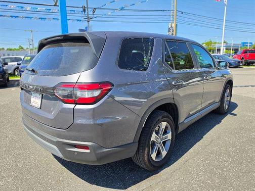 Modern Steel Metallic 2025 Honda Pilot EX-L