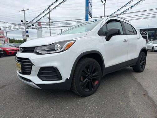 Summit White 2018 Chevrolet Trax LT