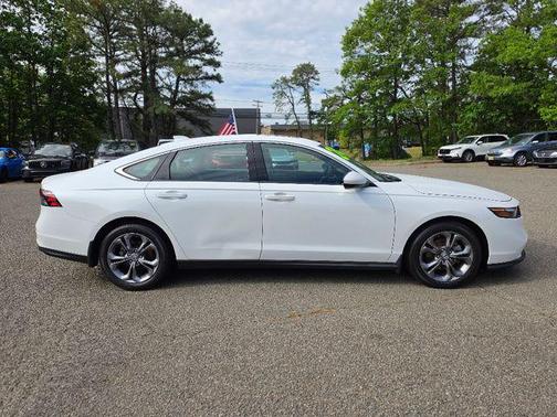 Platinum White Pearl 2024 Honda Accord EX