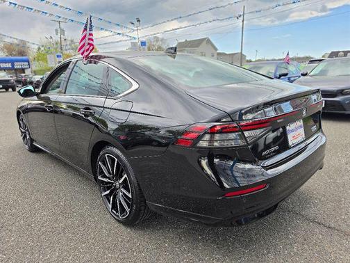 Crystal Black Pearl 2025 Honda Accord Hybrid Touring