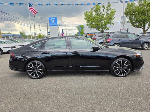 Crystal Black Pearl 2025 Honda Accord Hybrid Touring