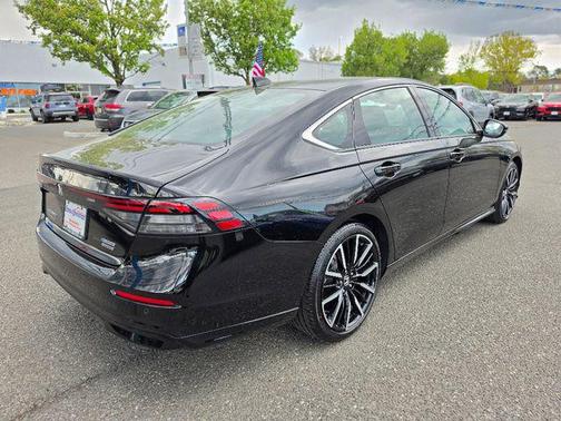 Crystal Black Pearl 2025 Honda Accord Hybrid Touring