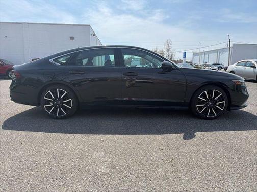 Crystal Black Pearl 2025 Honda Accord Hybrid Touring