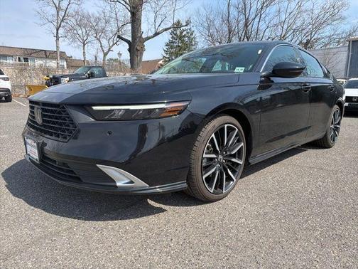 Crystal Black Pearl 2025 Honda Accord Hybrid Touring