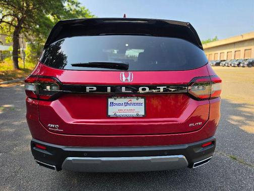 Radiant Red Metallic II 2026 Honda Pilot Elite