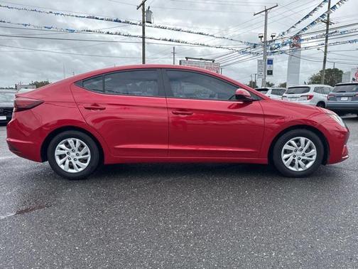 2020 Hyundai ELANTRA SE