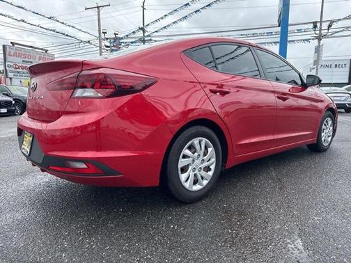 2020 Hyundai ELANTRA SE