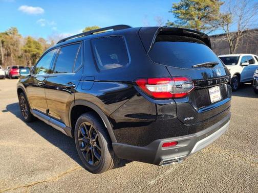 2025 Honda Pilot Touring 8-Passenger