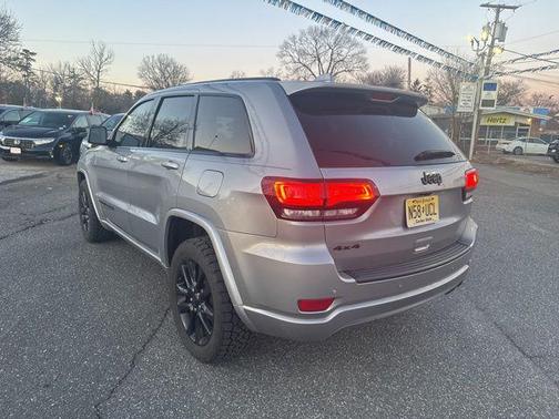 2021 Jeep Grand Cherokee Laredo