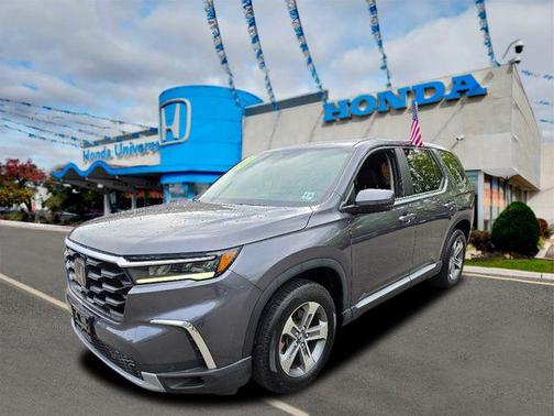 Modern Steel Metallic 2023 Honda Pilot AWD EX-L 7 Passenger