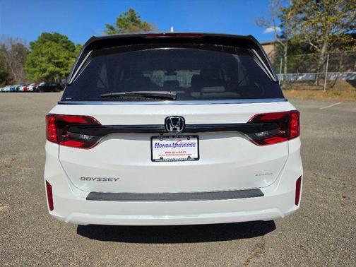 Platinum White Pearl 2026 Honda Odyssey EX-L