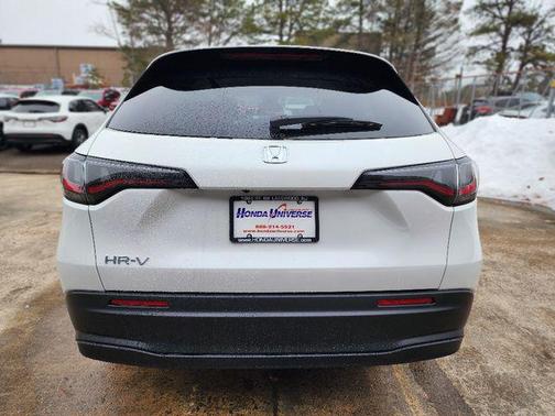 Platinum White Pearl 2026 Honda HR-V LX