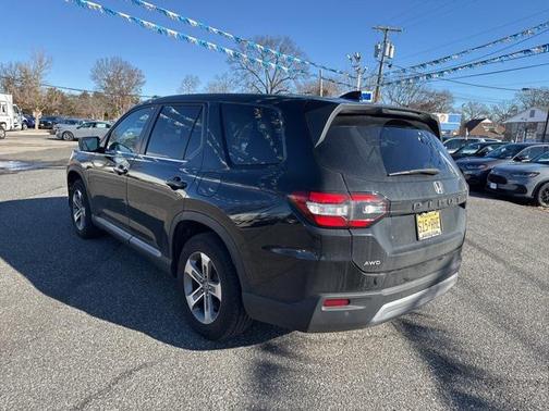 2023 Honda Pilot AWD EX-L 8 Passenger