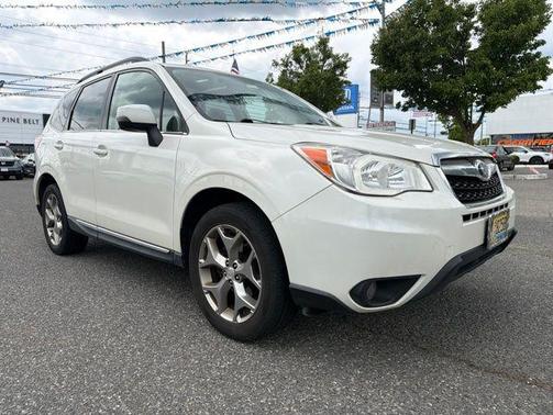 Crystal White Pearl 2016 Subaru Forester 2.5i Touring