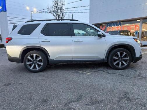 2023 Honda Pilot Touring 8-Passenger