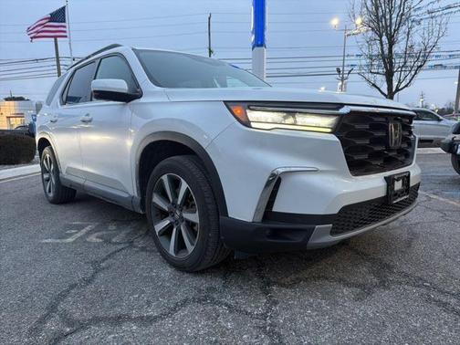 2023 Honda Pilot Touring 8-Passenger
