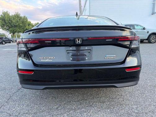 Crystal Black Pearl 2024 Honda Accord Hybrid Sport