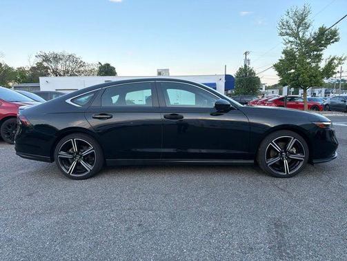 Crystal Black Pearl 2024 Honda Accord Hybrid Sport