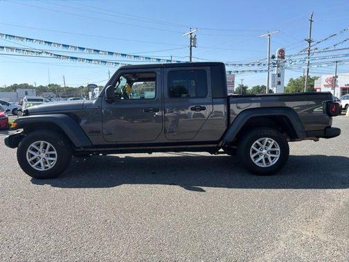 Granite Crystal Metallic Clearcoat 2023 Jeep Gladiator Sport S