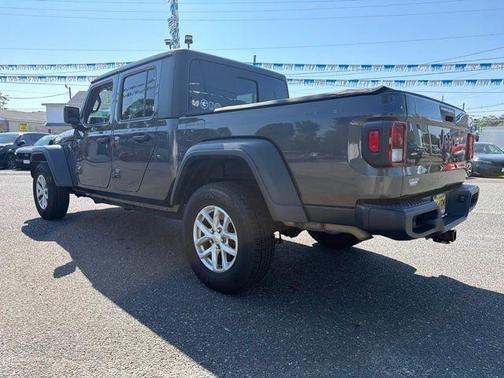 Granite Crystal Metallic Clearcoat 2023 Jeep Gladiator Sport S