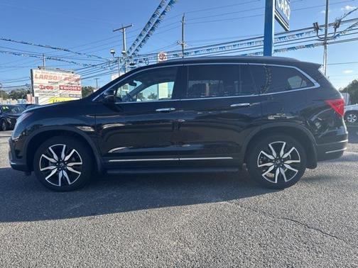 2022 Honda Pilot Touring 8-Passenger