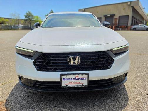 Platinum White Pearl 2026 Honda Accord SE