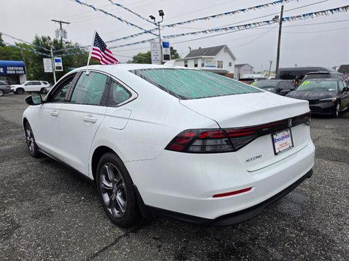 Platinum White Pearl 2024 Honda Accord EX