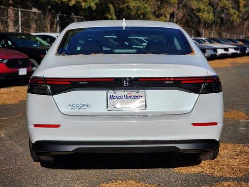 2025 Honda Accord LX 1.5T