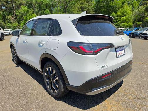 Platinum White Pearl 2027 Honda HR-V EX-L