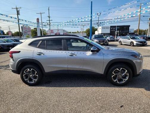 2024 Chevrolet Trax LT