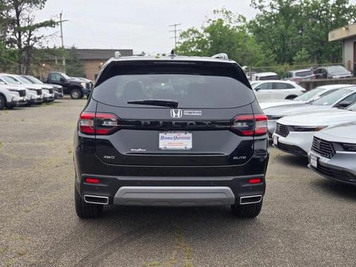 2025 Honda Pilot Elite