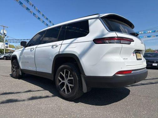 Bright White Clearcoat 2024 Jeep Grand Cherokee L Limited