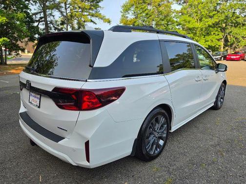 Platinum White Pearl 2025 Honda Odyssey Touring
