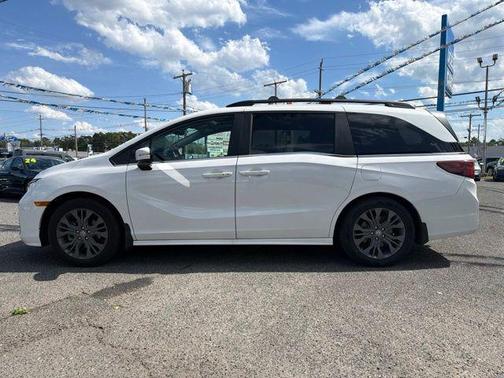 Platinum White Pearl 2025 Honda Odyssey Touring