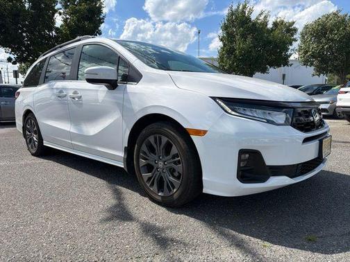 Platinum White Pearl 2025 Honda Odyssey Touring