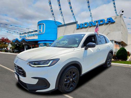 Platinum White Pearl 2024 Honda HR-V AWD Sport