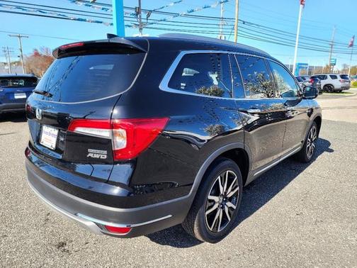 2022 Honda Pilot Touring 8-Passenger
