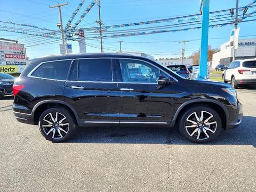 2022 Honda Pilot Touring 8-Passenger
