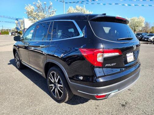 2022 Honda Pilot Touring 8-Passenger