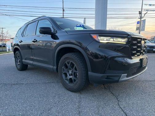 Crystal Black Pearl 2025 Honda Pilot TrailSport