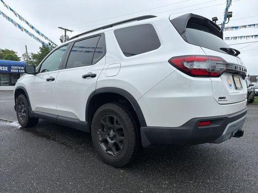 Platinum White Pearl 2023 Honda Pilot AWD TrailSport