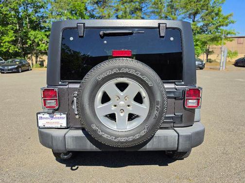 Granite Crystal Metallic Clearcoat 2016 Jeep Wrangler Unlimited Sport