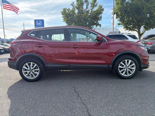 Scarlet Ember Tintcoat 2020 Nissan Rogue Sport S